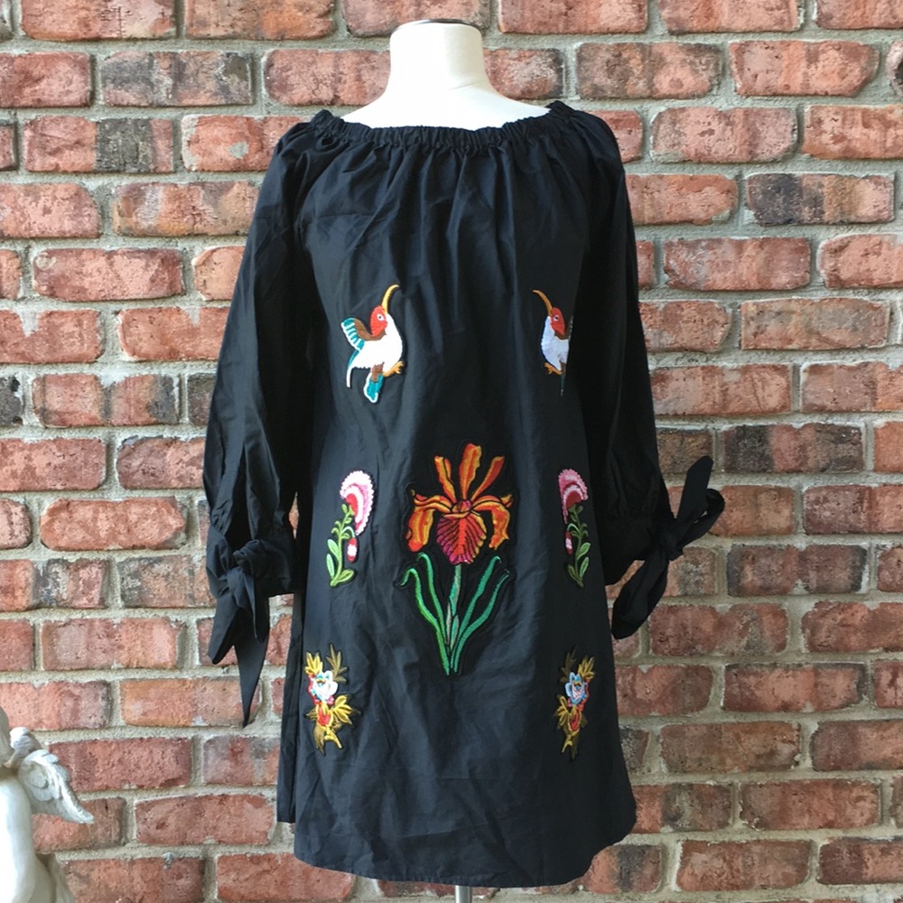 NWT Velzera Black Floral Embroidered Dress Medium